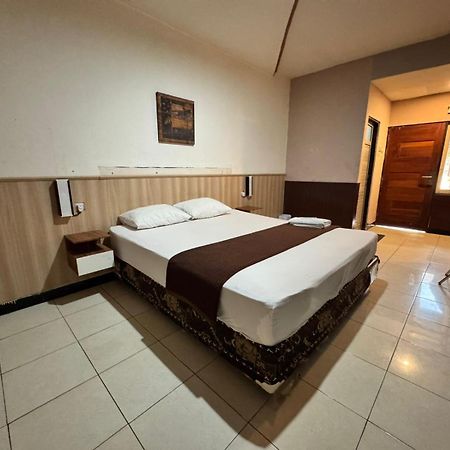Wisma Madagaskar Palangka Raya Exterior foto